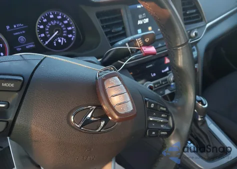 2019 Hyundai Elantra Value Edition из США, поврежденный, VIN 5NPD84LF5KH451352